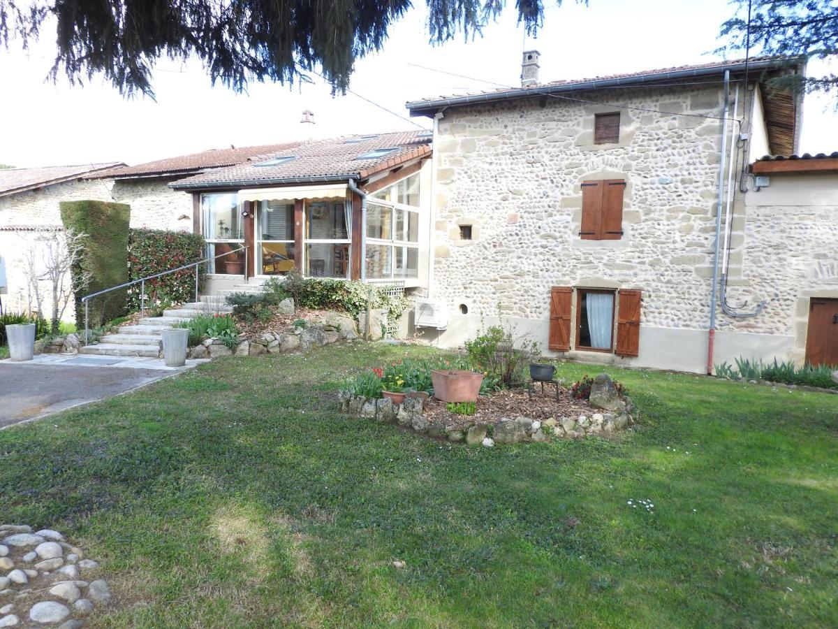 Gite De La Pierre Verte Saint-Lattier Exterior foto